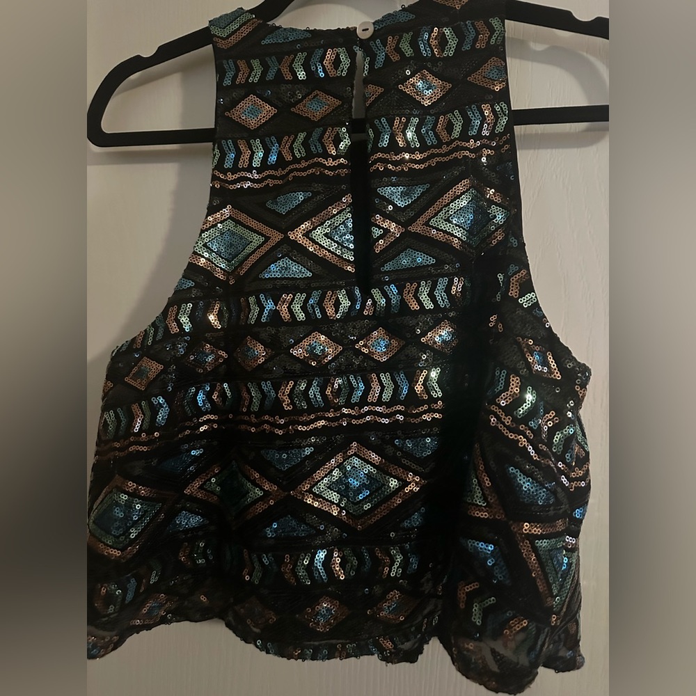 Show Me Your MuMu Blk n Multicolored Aztec Sequin Crop Top. NYE Party! Size M - Picture 4 of 5